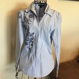 GAP Blouse Shirt Button Down fitted 0 Floral Accent